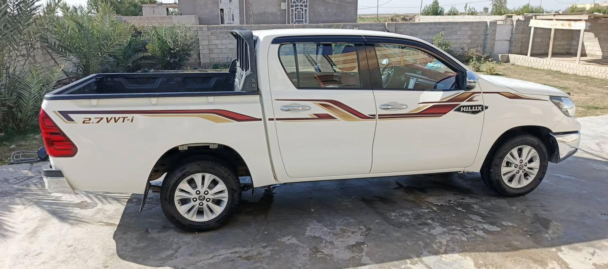 السلام عليكم 
تيوتا هايلوكس 2019 ناصي 
هزه جديده وسنويه ل31 
بأسمي تحويل مباشر 
 كفاله عامه فول مواصفات تبريد قطعتين #كويتي رقم واسط 
المكان #واسط العزيزية 
سعر خاص او اتصال 👇
‏‪***********‬‏
‏‪***********‬‏
