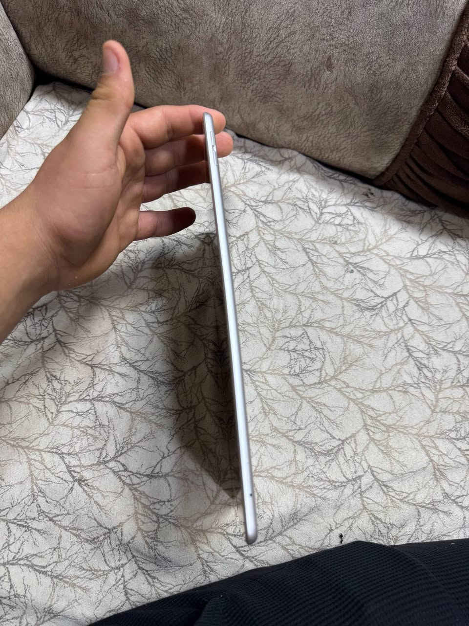 ايباد اير ثري ايباد والله جديد چان متروك يشغل ٦٠ فريم هاذ الفديو لعبت بل ايباد ببجي إذا متصدك تعال العب بي شكد متريد 

الرقم *********** واتساب 
الهاتف ما يشتغل 
السعر ٢٢٥ وقابل للتفاوض

ملاحضة ابو الرشريحة يصيرله شريحة
