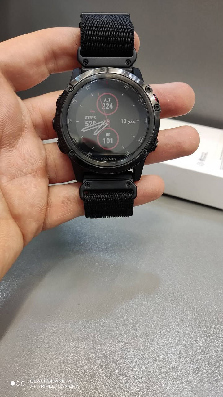 garmin fenix 5x plus
نضافة 95 %
حجم 51 mm تدعم خرائط العراق 
شحن 14 يوم كيبل شحن أصلي 
للاستفسار خاص او واتساب ***********

