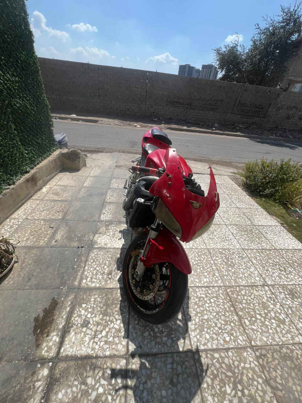 spr 600 rr 2006
يدات جديدة
باتري جديد
و وياها غراض تكدر تشدهن 
  اكفلك عقل ومكينه
 بيها عطل كهربائيات ونقصها كفرات بس تصرف عليها 200 ترجع لدراجة سبب لبيع مو متفرغ مكاني بغداد مو متواجد فيس هذا رقمي *********** سعرها مناسب
