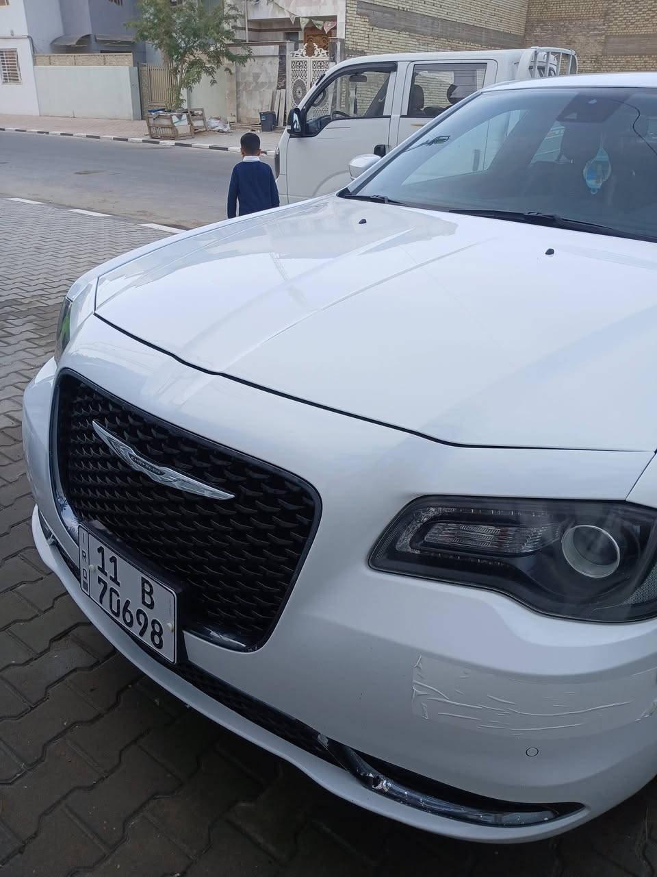 سلام عليكم اوبامه مرمز ٢٣ اصل ١٨ السياره فول بيه حادث فقط الباب خلف السايق والدور الجاملغ فقط بدون ايرباك السياره بأسمي مكان السياره نجف اتصل واني بخدمتك ***********
