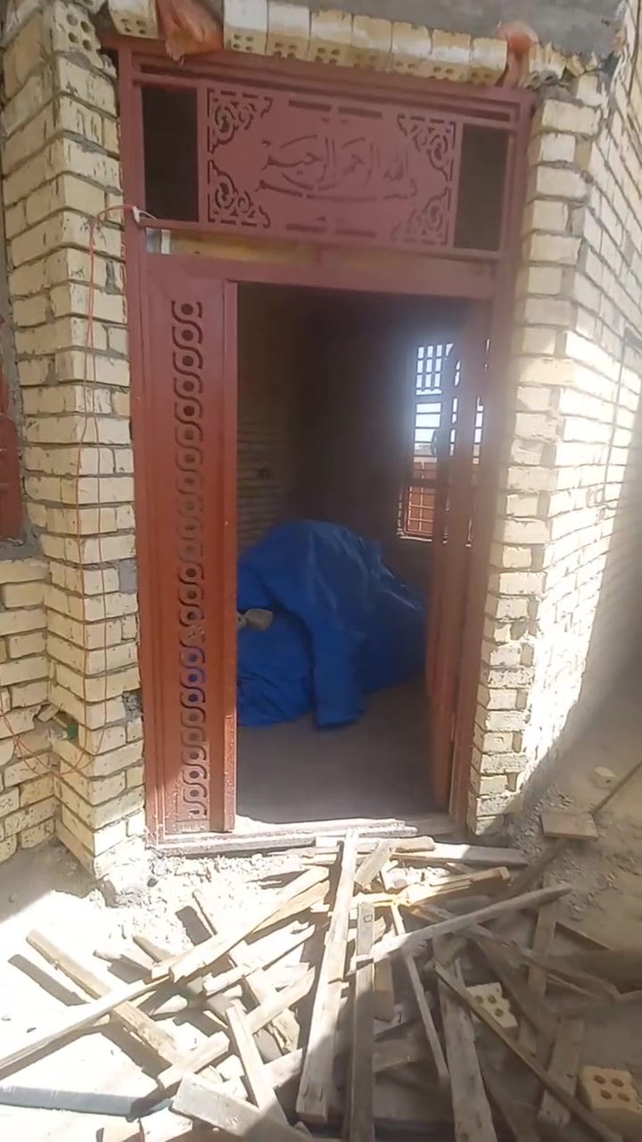 سلام عليكم بيت البيع زراعي سند ٢٥ حق تصرف ٥٠ متر ركن بي بابين قرفه مطبخ حمام مساحت درج  بيتونه عله نص مسس ماي كهرباء درجه اولى  ساحب مي من لابي بابي ساحب كهرباء من ضفيره بابي سعر ٣٠ مليون رقم التليفون***********
