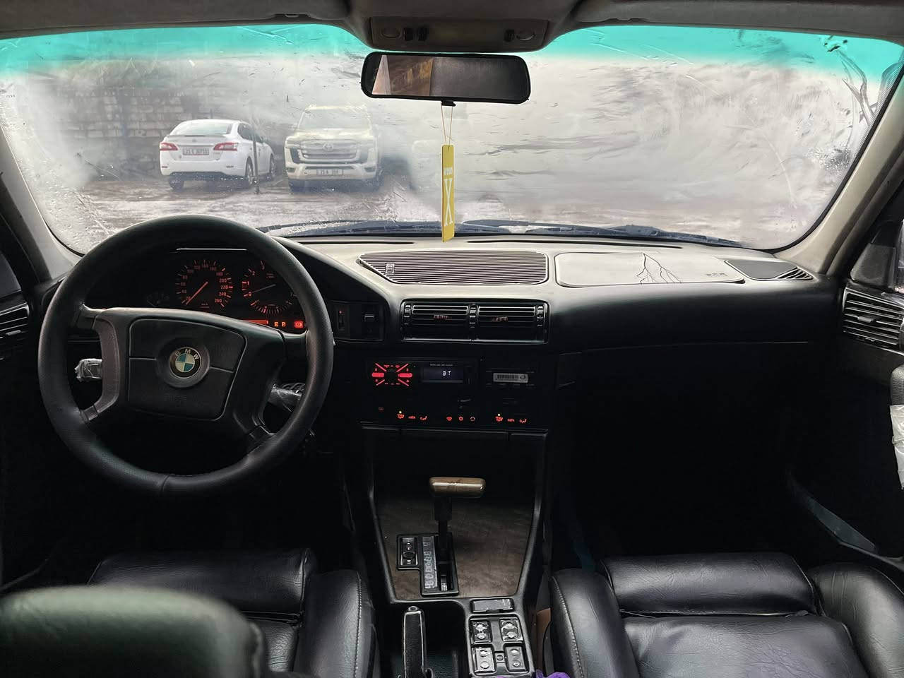 بیئێم 525 ڕەقەم سلێمانی بۆفڕۆشتن سەیارەکە تۆماتیکە کوشن جلدە کوشن هیتەرە چوار جام کارەبا فوول مواسەفاتە بەس سڵاید نیە دەعمووو لێدروا و تەقەو ڕەقەو گێڕ و مەکینە و کارەبای  و داروو بەردی بەشەرت ئێمپیفایەریشی بۆ دانراوە یەک دینار مەسرەفی نیە لەڕەسمەکان جوانترە سەیارەکە لەسەرساخی کامل بۆیاخە چوار تایەوو ویلی لۆکی لەژێرایە  کامل مەسرەف کراوە بۆ مەسرەف مەگەڕێ شفتەی مەعرەز نیە شوێن دەربەندیخان  *********** ئەدمین❤️🇩🇪🧿
