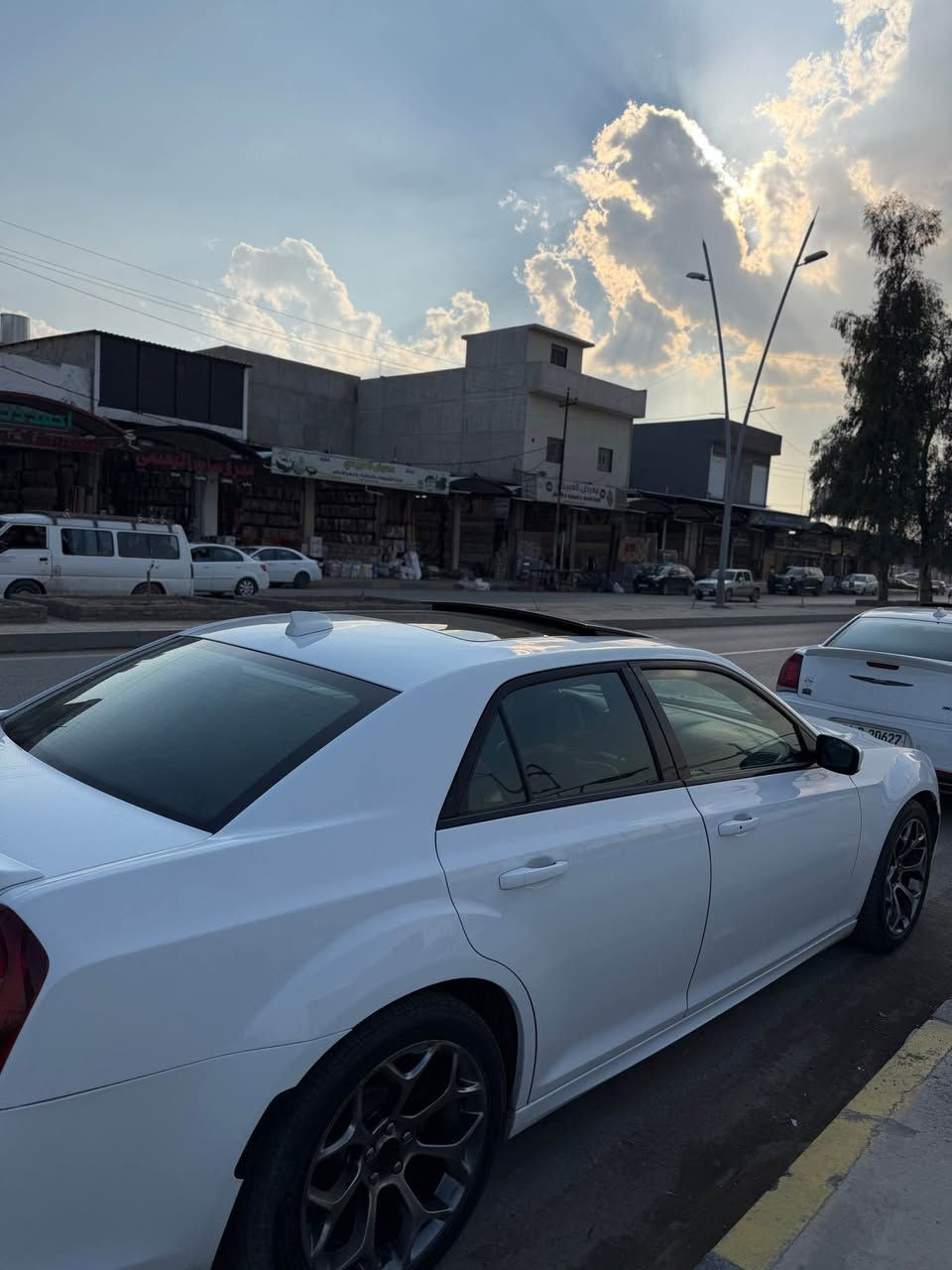 سيارة اوباما موديل٢٠١٨
كندي بدون ضرر تعديل bdr بالباب فقط 
فول مواصفات 
دبل لحية
ستيرن كهرباء
كشن تدفئة وتبريد
برده خلفية
كشنات خلفية تدفئة
كشن خزن
رادارت جانبية
هيتر مري
بانوراما
وباقي المواصفات معروفة
السعر٢٨٥وبي مجال
***********
واتساب موجود موصل, نينوى
