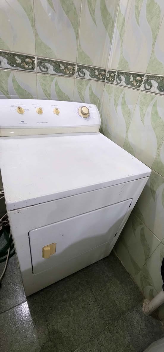 سلام عليكم
مجفف ملابس حراري امريكي
 ماركة White-Westinghouse
السعر 275 الف 
العنوان الشعب 
للاتصال *********** بغداد, العراق
