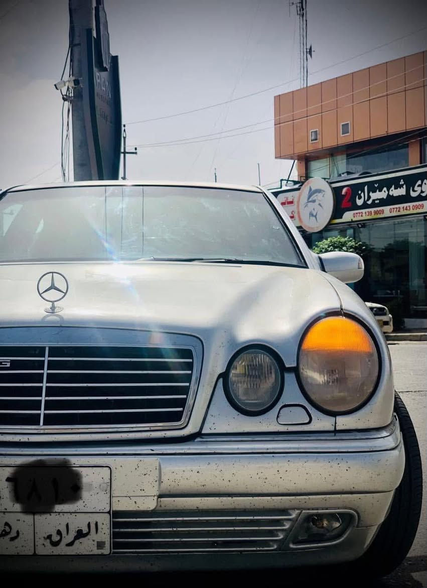 السلام عليكم
للبيع مارسيدس 1996. ام عيون 👀 
السعر 85 وبيها مجال بسيط
مكينه 320 خراطيم 
كير D4
كشنات جلد اسود 
لون سلڤر 
رقم دهوك بأسمي اتريد تحويل او وكاله
مكان السياره بغداد صليخ ال600 
***********
 ***********@
