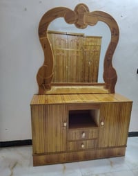 ميز تواليت • شغال • درجة ثانيه