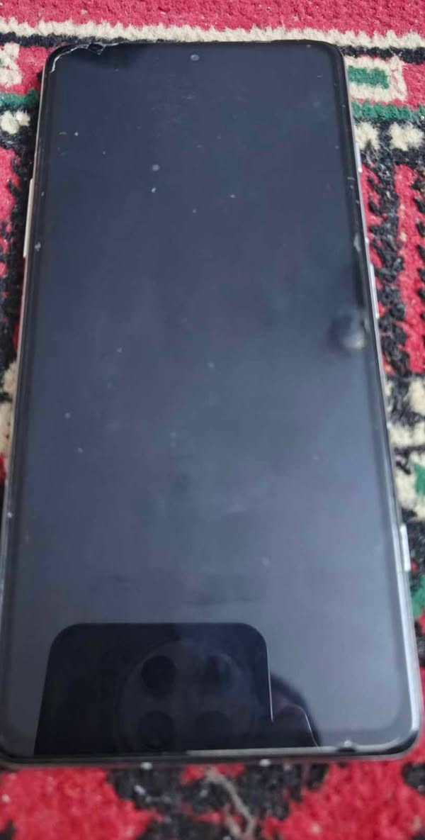 السلام عليكم موبايل للبيع ريدمي k40كيمنك غني عن التعريف اذكره 256
بوبجي 90فريم شاحنه 67واط الجهاز نضيف ومكفول مراوس يرهم وبيع السعر خاص او تصال ***********
