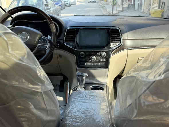 لسلام عليكم 
للبيع جيب ليمتدد 2019  خليجي مكفوله بغداد  
 ماشيه 88 ميل
فول مواصفات ١/١لميتدد 
رادار جانبي نقطه عمياء 
داخل بيجي مميز 
دشبول جلد طبيعي 
حجم المحرك: 3600
فور ويل 4/4 ماوس  
دبل سلايت بانوراما 
تشغيل عن بعد 
شفتات ستيرن 
جنطه كهربائي شفط 
حساسات اماميه + خلفية 
سستم صوت الباين 12 سماعة 
دمامي خلفي بلصندوك
قطعتين تبريد ثلج
كشن خزن ميموري 3 وضعيات
 مقاعد جلد اصليه  كهرباء (تدفئة+تبريد) 
 كشن خلفية تدفئه
تدفئه بلاستيرن 
يدات ستيل اصل 
 كامرة خلفية دوارة اصلية
 نظام سبورت s
 نضام اقتصادي
 مري الداخليه معتمه  مرايا جانبية حساسة للضباب تعمل
تلقائياً + اشارة بالمري 
 لايت عدسة زينون يصعد وينزل ويه الستيرن 
بيها بارد كد 4 اصابع بالجنطيه فقط بدون صبغ بدون اي فتح ع وضعهه باقيه
السعر 280 
للاستفسار ***********
