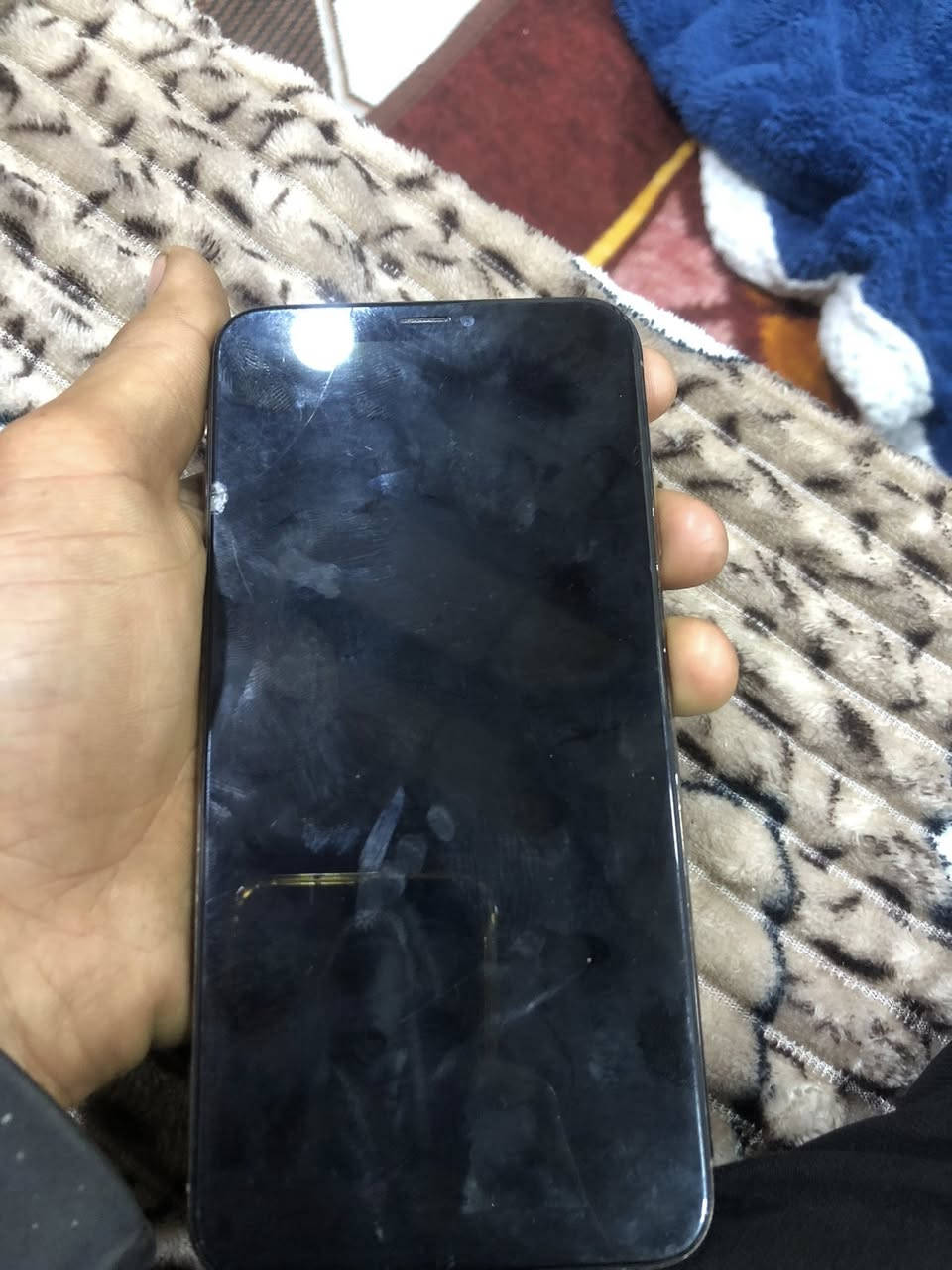 ايفون اكس ما كس ذكرة ٦٤ بطارية ١٠٠مبدلة فيس أيدي شغال 
الجهاز كلشي ما بي كلو شغل بس بي فطر بل الشاشة وما ماثر 
مكاني موصل الجديدة 
سعرو ١٦٠وبي مجال قليل 
***********
بي واتساب
