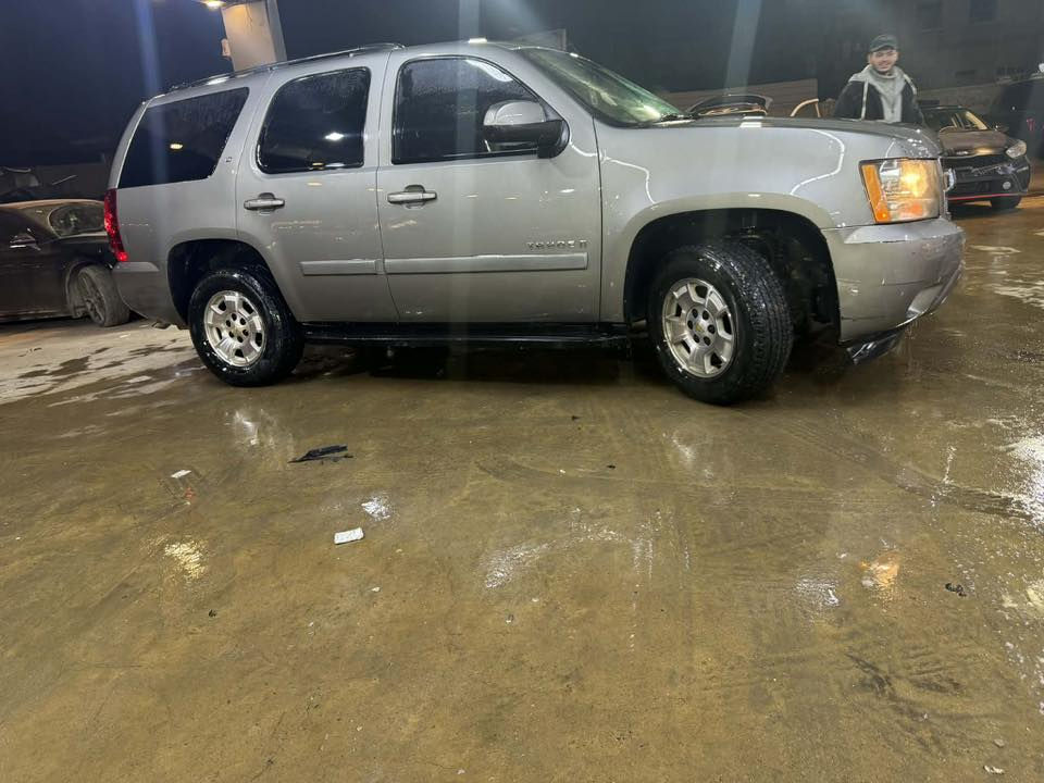 السلام عليكم  تاهو2009
كص قماره فقط 

سياره جديده 
السعر ٧٥
للتفاصيل 

***********
