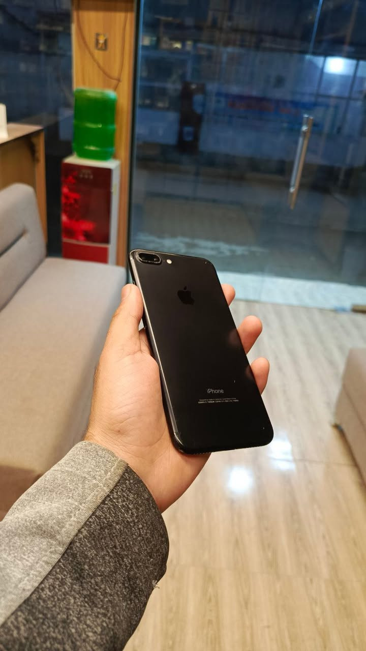 ايفون 7 بلاس
ذاكرته 128 امبدل فقط بطاريه 100
سعر 115 الف وتساب  ***********
