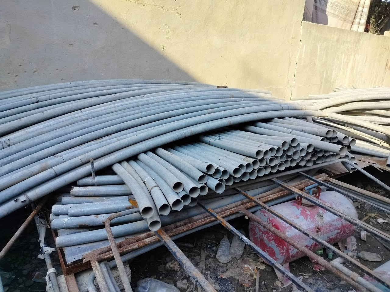 موجود بيوت بلاسيتكيه نوع لبناني قوس 22 عدد بيوت 6 عنوان موصل  ***********كذلك  موجودبيوت صغيره العرض 4
