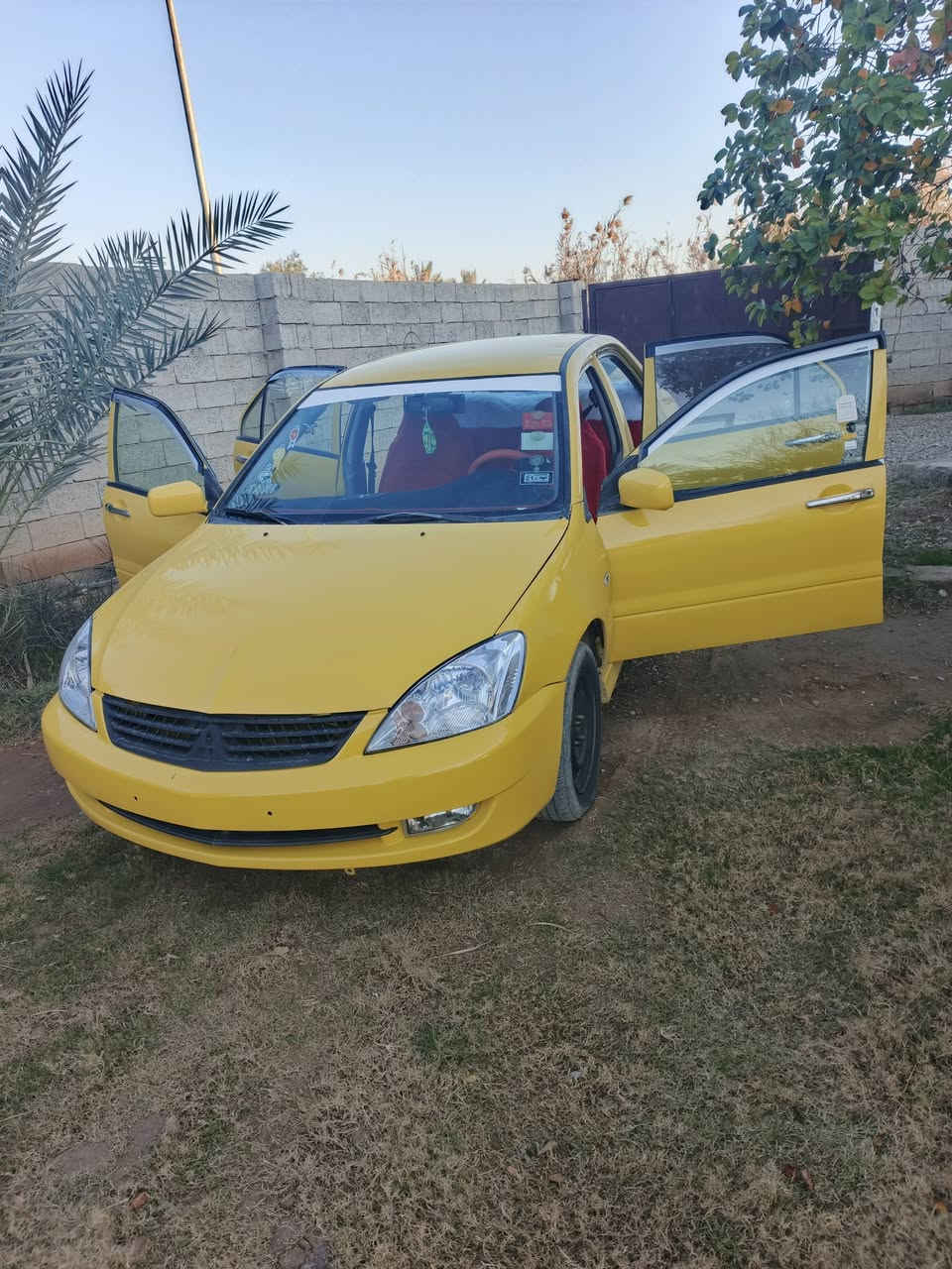 لانسر للبيع موديل عشره سنويه سبعه وعشرين مصبوغه عام اصفر بلادي ضرر اربع اصابع براس الجاملغ الامامي داخل كلش نضيف معمره علا ايدي صدر وحداديه خلفي امامي 
خياس مبيهه بس محرك بي تنقيص السعر 69. وبي مجال 
غير متواجد فيس ولحد يبخس السعر حلال العالم حلالك وكلمن وقناعته مكان السياره ديالى الخالص.رقمي. ***********
