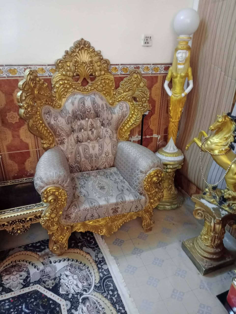 تخم ايراني درجه اولى ثقيل 10مقاعد وياه طبلات عدد خمسه سعر 75.    بغداد شعله 
العنده أغراض غرفه نوم انشرهن وعلبيع إلي نسبه بسيطه يتفضل خاص 
تابعني ليصلك كل جديد


**إذا كنت صاحب هذا الإعلان وتريد حذفه لأي سبب، رجاءا أرسل رسالة إلى الدعم الفني**