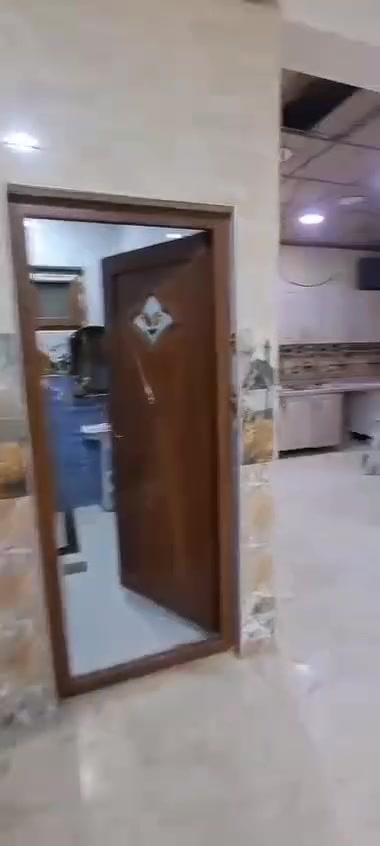 بيت بالاعظميه للبيع مساحه٦٨ يحتوي على ٣ طوابق
بناء اوربي حديث للاستفسار اكثر يرجى التواصل 
***********
