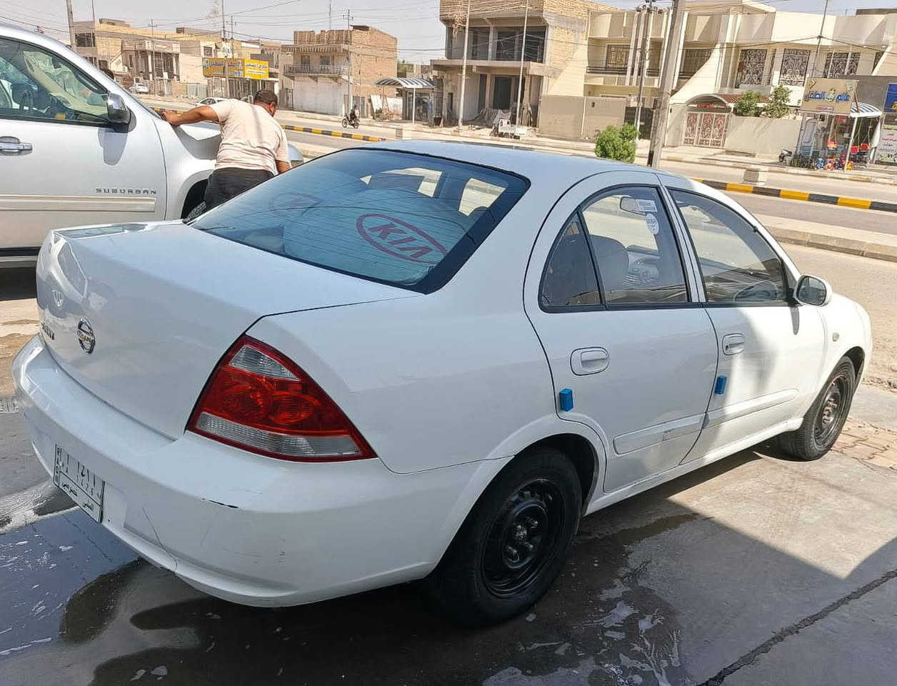 نيسان سني موديل 2009 السيارة جاهزة ومكفولة بيهه بارد بسيط بجوملغ الامامي كير ومحرك وحدادية وكهربائيات جدد تبريد ثلج طخم تاير جديد باتري جديد كله على وضع الشركه تحويل مباشر مكاني ديوانيه بيع او مراوس السعر 103 وبيه مجال ***********
