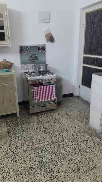 السلام عليكم اغراض بيت جدد استخدام شهر سبوعين فقط العنوان حي الجهاد الشراي يتصل واتساب 
***********
