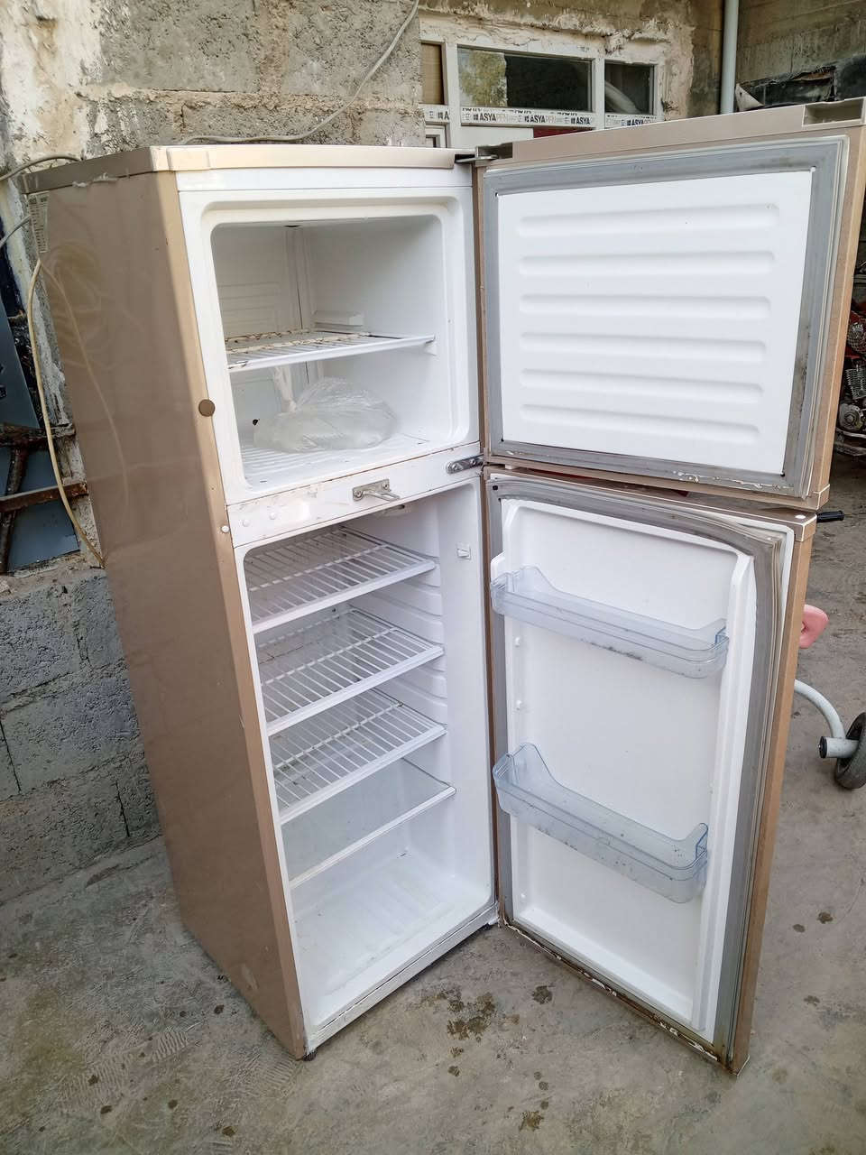 ثلاجه حجم 14 السعر 100 +دريل خبط السعر 45 شرط تصال *********** /وتساب
