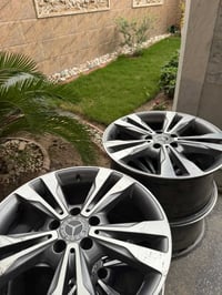 للبيع تخم ويل كب حجم 18 هوه وتايرات  السعر 400 الف  مكاني بل يرموك  07...