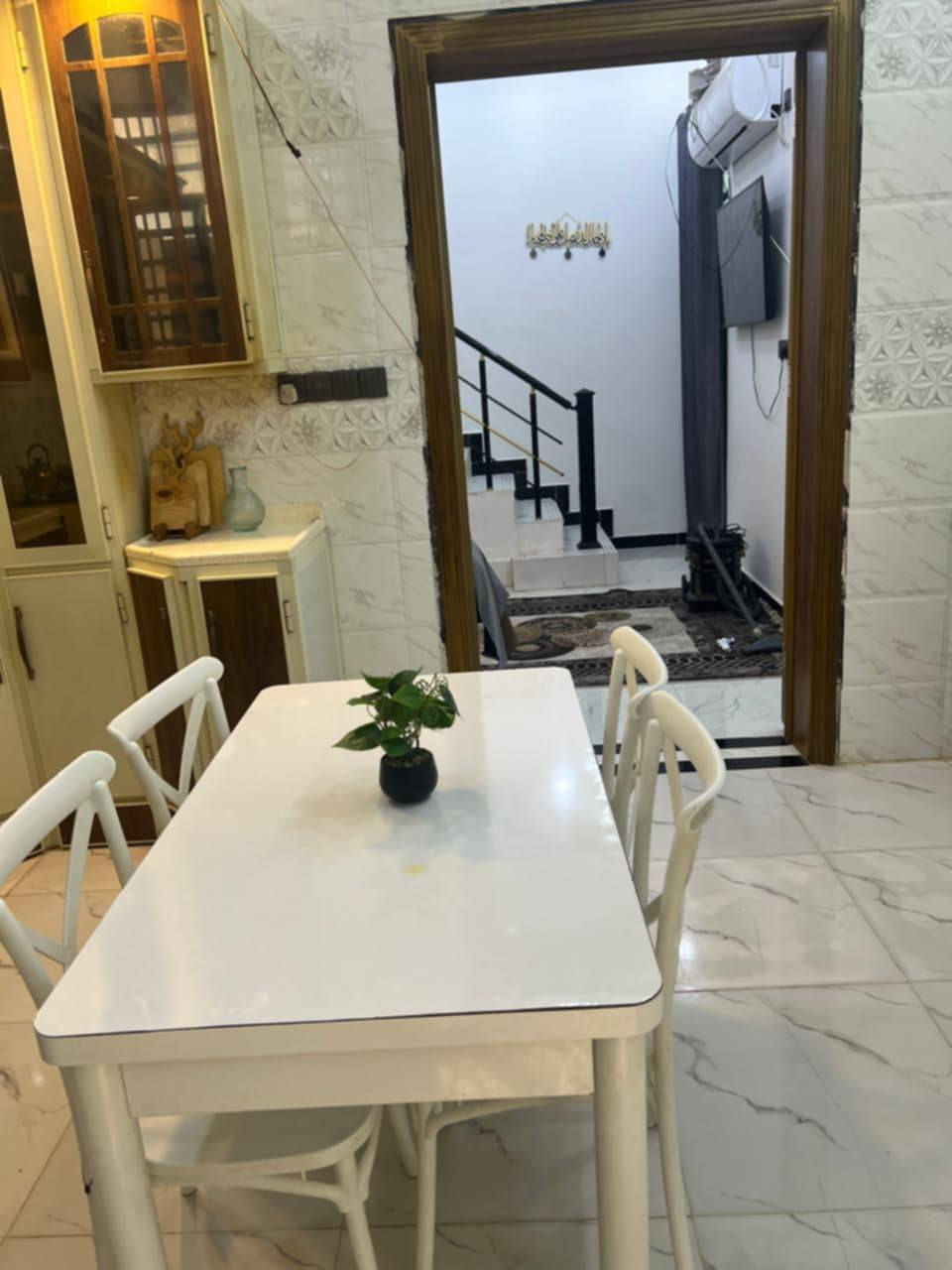 #اللهم صل على محمد وآل محمد 
#البيت للبيع 
السماوه حي الزهور 
#بيت للبيع طابو صرف 
#المساحة  100 متر طابقين 
الطابق الأول اغرف وصاله ومطبخ وبراني وحمامات داخلية وخارجية وتهويات كونكريت مسلح عالي عن الشارع 
الطابق الثاني غرف وصاله 
# السعر 85 مع المجال لشراء يراجع مكتب الناجح للعقارات السماوة حي الحكم قرب مرطبات فستقه 
#مكتب- الناجح للعقارات 
للإستفسار اكثر مراسلتنا ع الخاص او الاتصال ع الرقم التالي ***********بي وتساب /*********** بي وتساب 
#او مراجعة مكتبنا الواقع في
#الحكم / مجاور مرطبات فستقه علمأ دوام مكتبنا من 9 صباحأ ال 10 ليلأ اخوكم ابو مصطفى للعقارات 
{تابع صفحة المكتب }
