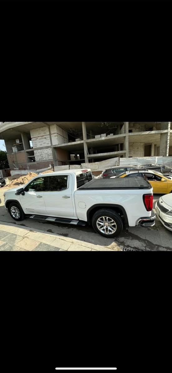 سيرة موديل ٢١
سيارة حيل جديدة بدي قصير وباب طويل 
قفل قفل ٢٨٥ ورقة مستعجل علة البيع محرك ٥٣٠٠ نوع المحرك ٨ سلندر الحادث مالهة جاملغ المامي 
***********
