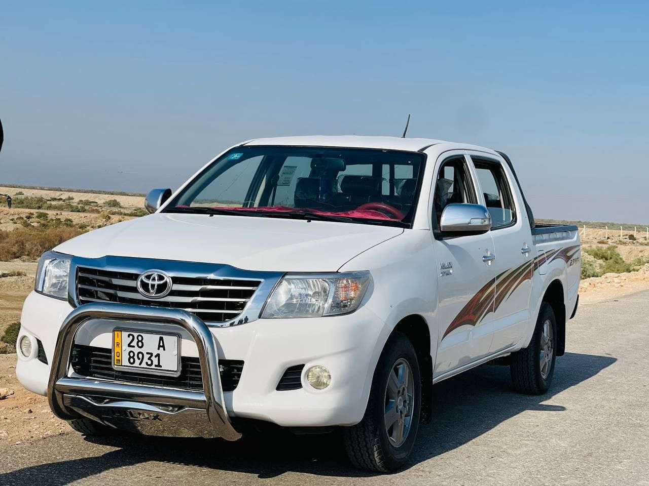 للبيع تيوتا هيلوكس موديل 2012 رقم نجف دولي بسمي مكفوله السياره بيه بارد بصيط بالباب الأخير كير مكينه بشرط  مكان السياره نجف ناحيه الحريه  الي حاب يستفسر على هذا الرقم واني خادم ***********
