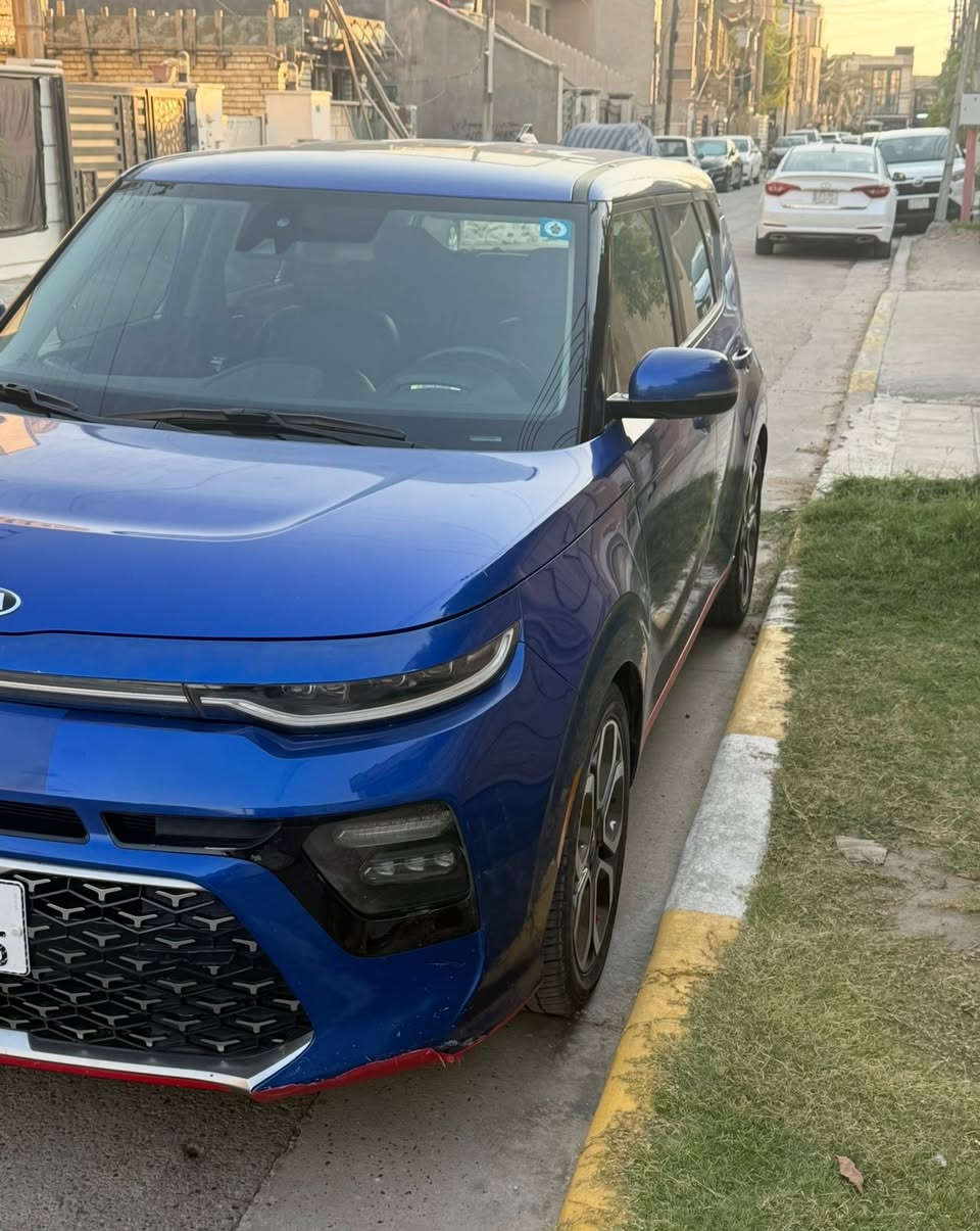 كيا صول جيتي لاين 2020  اعلى فئه بصول
ماشيه حالياً 48000Mi لووون مميز شذره
محرك 1600 تيربو
👈🏻  فول مواصفات 👇🏿👇🏿
- استيرن جلد حرف D
- فتحه
- بصمه
- داتا شو بالدشبول
- تحكمات ستيرن جهتين
- شفتات ستيرن رياضي
- شاشه ايباد كبيره كار بلي
- 
  _  نظام صوت Infinity الأصلي
  _  إضاءة داخلية مع نظام الصوت
       متغيرة مع الموسيقى
- زنون بلادي عدسات
- كشاف خلفي ع كد البكد لايت
- كشاف امامي
- شاحن وايرلس
- تبريد بيانو 
-  ٣ انظمه قياده
- 
- ايقاف ذاتي
- اطفاء ذاتي
- تحديد مسار
- مانع انزلق aps
- تبريد ثلاجه ابد ما يفصل
- مود القيادة الالية الذكية 
- كشنات جلد
-  اشاير مري 
- حساس اطارات
- تخم تاير جديد
- ستيرن دفئه
- كشنات تدفئه وكهرباء
- رادار خلفي و نقطة عمياء 
- رادارات وحساسات من كل الجوانب
- رقم بغداد مميز باسمي
- السياره عليها ادامه كامله سيرفس ولا كلوب مشتغل بيها ولا مسج بيها
السيارة فول مواصفات وأعلى فئة نازلة من الوكالة ، السيارة بحالة ممتازة كير محرك تبريد مكفولة 100‎%‎
السياره مكفوله من الصبغ والتبديل 
شايلين الجاملغ الامامي وشادي السياره ليبل واحد 
السعر ............؟ وبي مجال 
للاستفسار اكثر *********** بي واتساب
