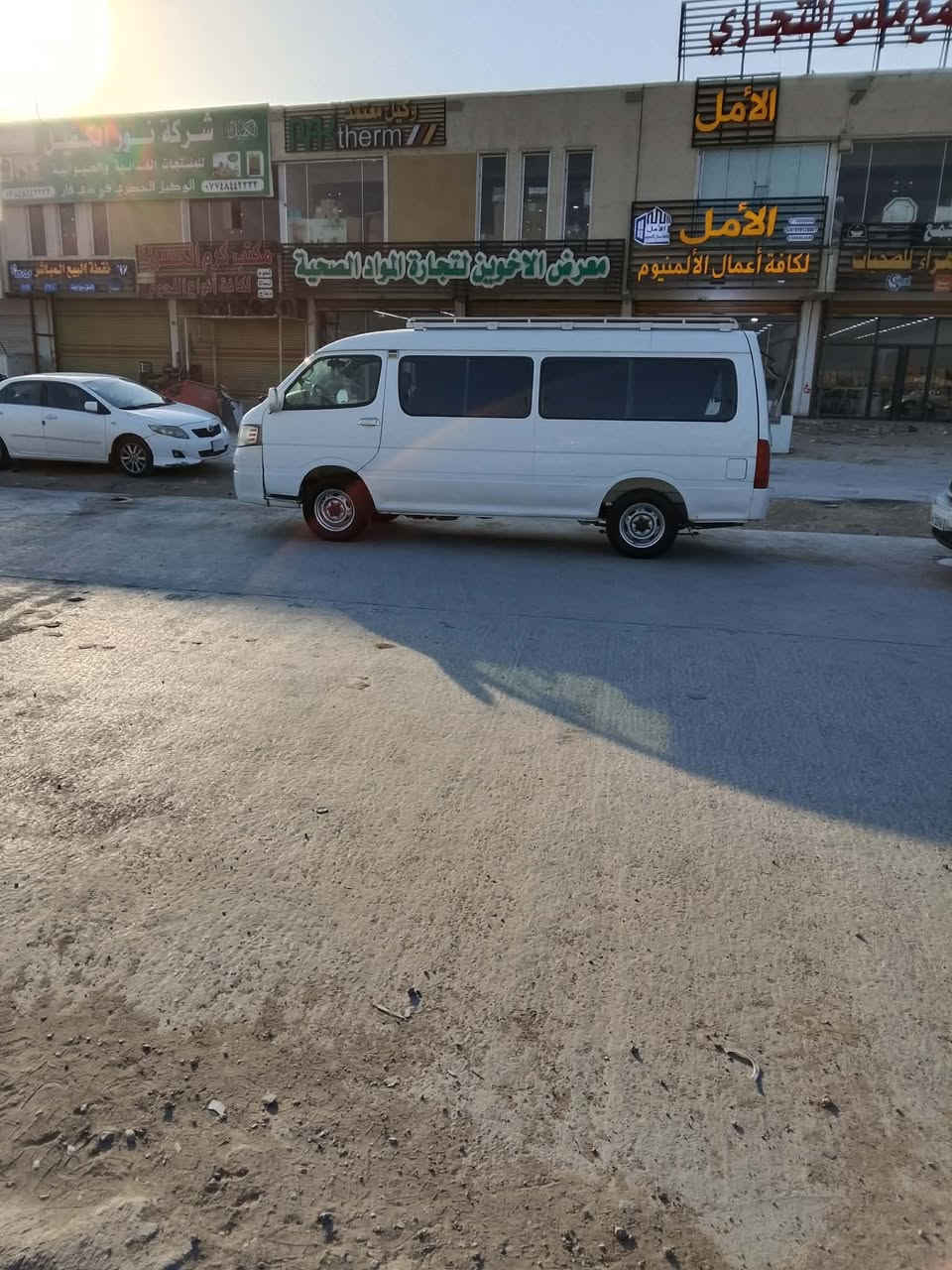 السلام عليكم سياره جني مديل ٢٠١٤ جاهزه من كلشي خير من الله 
السعر ٨٠ وبيهاا مجال 
 رقم نكليزي مصفره من كلشي 
عنواني ذي قار - ناصريه - مركز 
رقم التلفون ***********
