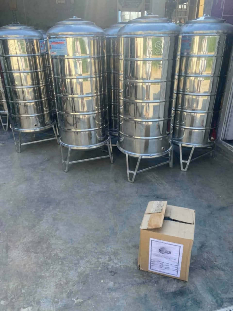 يوجد خزانات سل ستيل غذائي  سعه الخزان 500لتر الاشتراك شهري من يرغب بالاشتراك مراسلتنا او الاتصال على الرقم
***********
