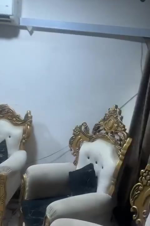 سلام عليكم بيت الايجار مؤثث بلدوره البوعيثه شارع بيت نوفه الايجار 400 الف بدون دلاليه اني صاحب البيت ***********
