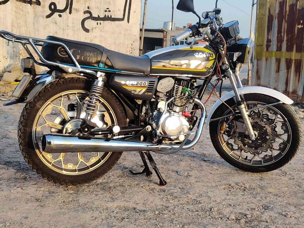 السلام عليكم
سولنك 25
عمبار دهن كلچ
دبل دسك 
رمونت تشغيل عن بعد
بصمه شغال
محرك200
نشاط فول 
دراجه جديدة بعدهي ما ناقصهة شي 
مكان الحويجه 
السعر 
خاص او
اتصل  ***********
