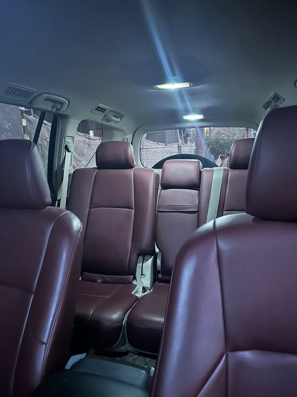 برادو 2012 TXL
بدون فتحة 

محرك 4000 ( 6 سلندر ) 

لون احمر عنّابي 

السيارة بدون حادث 

بيها مكانين شخوط وانصبغن 

ملاحظة : السيارة بدون حادث فقط اماكن الشخوط مصبوغة 

سونارها موجود 

مكان السيارة كربلاء 📍.

سعرها 258 وبيها مجال بسيط للشراية 

ترهم مراوس حسب القناعة 

تواصل 

‏‭ ‭0781 282 8635‬
