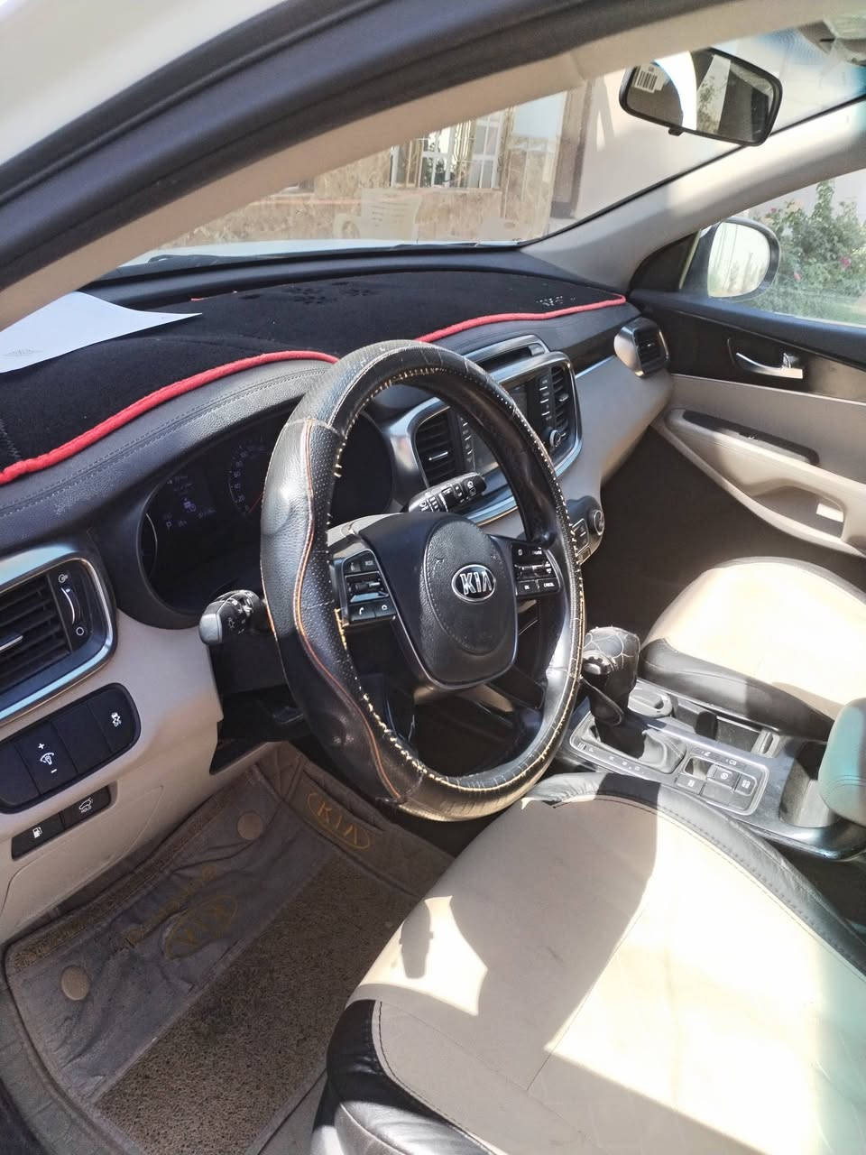 سورنتو موديل 20 رقم ديالى محرك 6 مكفوله ماشيه 91km الف رقم ديالى السعر 250  للإستفسار ***********

