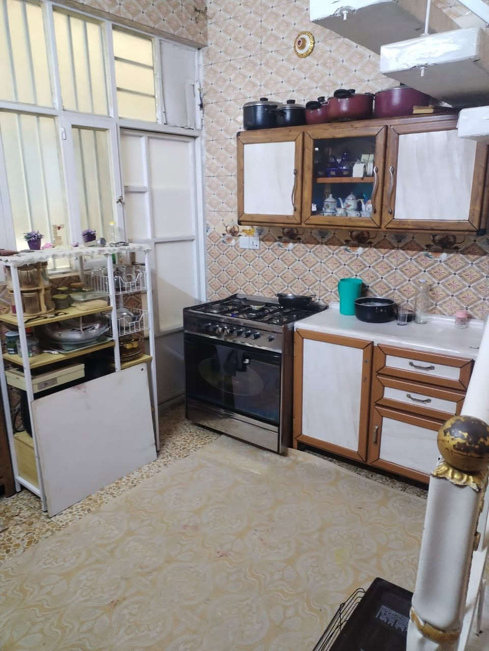السلام عليكم. 
دار للبيع مرتب مساحه 75متر
طابو ملك صرف سكني 

طابق ونص يحتوي 
على غرفتين نوم
ومطبخ وحولي 
واستقبال 
وصحيات 

في منطقة الانتصار بغداد 
طريق الشعب الحسينية الراشدية 
للاستفسار ***********
