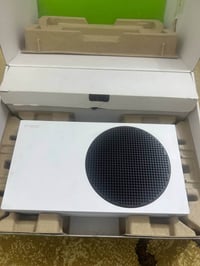 اكس بوكس سيريز S • ٥١٢ جيجا • جويستيك