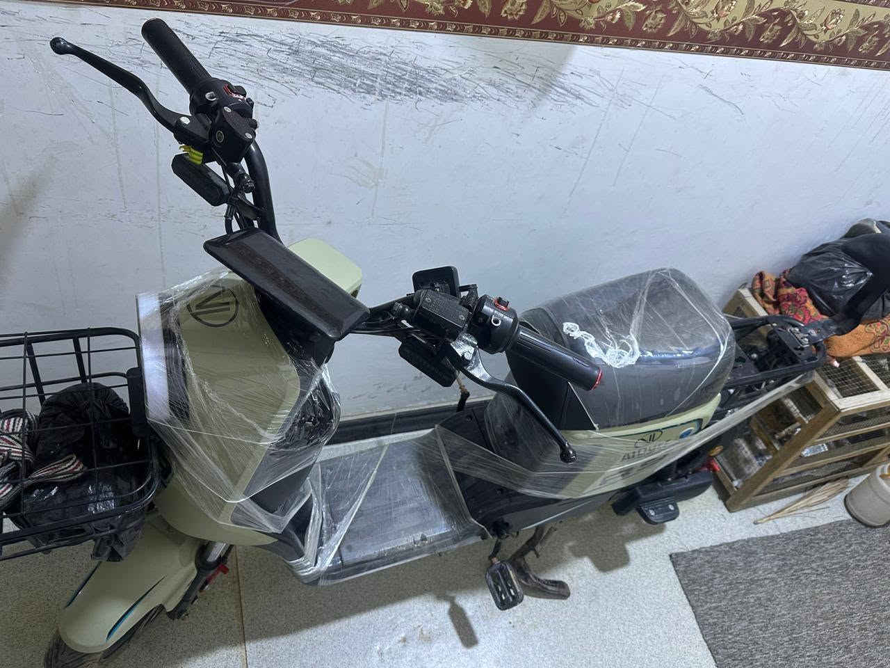 دراجة شحن R9 موديل ٢٠٢٤ نظافة ٩٩٪ زلغ مابيه بدون بطاريات
سعر ٢٧٥ مكان ابي الخصيب شرط الشغل والفحص
للتواصل ***********
