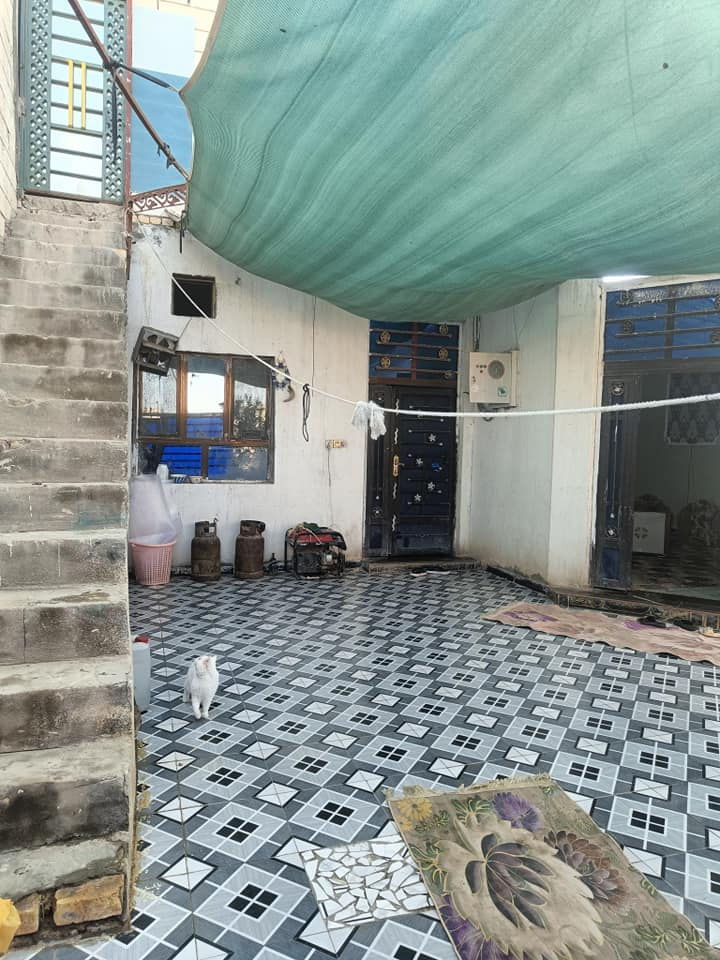 بيت زراعي 200 بصف الركن
الناصريه خلف روف مدينه الصدر للبيع

البيت طابقين مع شقه جاهزه
مواصفات البيت رباط صب الطابق الاول طابوق
غرفه 5×4 غرفه 4×4 + هول6×4 + استقبال 8×4 طلعه 8×7 صحيات خارجيه وداخليه
الطابق الثاني غرفتين البيت بيه وصل بلديه السعر 90 تلفون/ ***********
