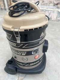 السليمانية • العراق • مكنسة كهربائية