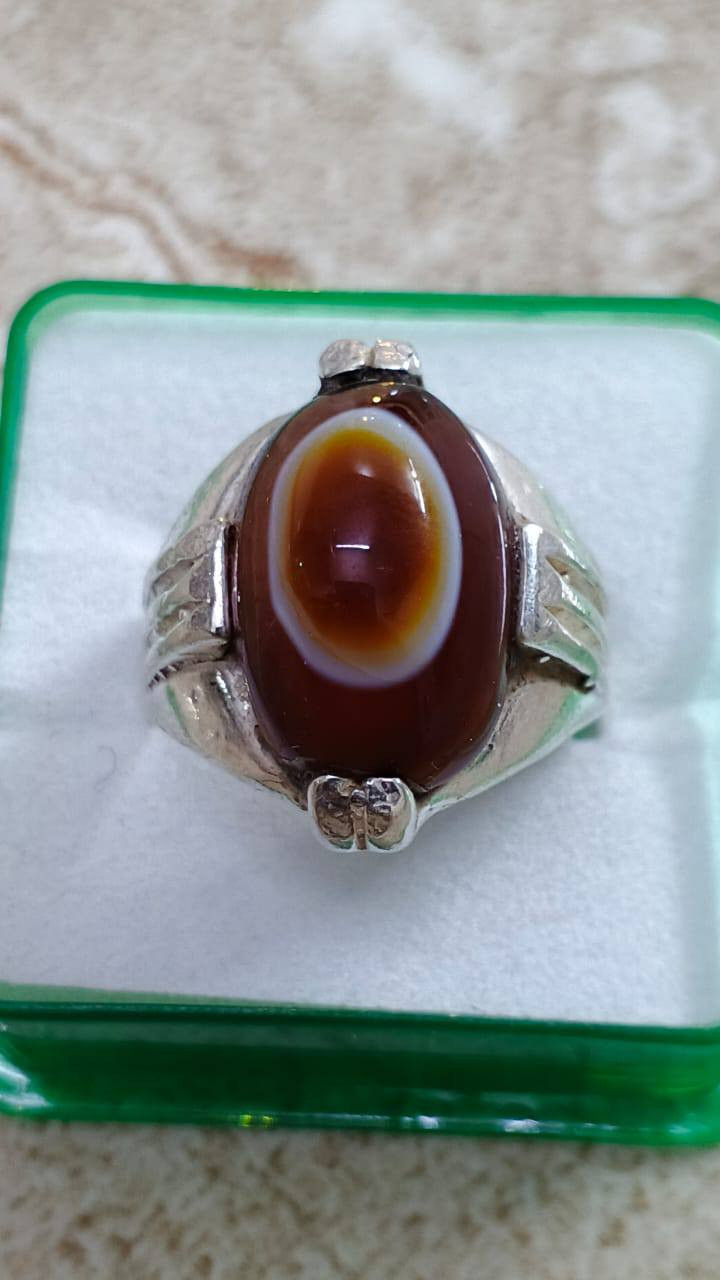 السلام عليكم للبيع مكان مدينه الصدر  ***********
