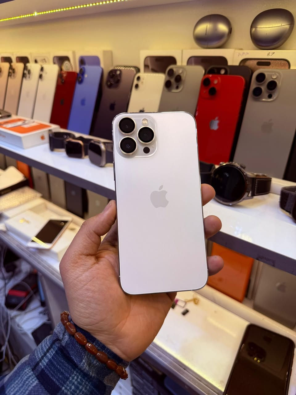 ايفون 13 برو ماكس دبل خط خطين CH
ذاكرتة 256 بطارية 🔋 88‎%‎ 
جهاز نظيف مكفول وبلادي 
للبيع او مراوس مكاني النجف 
***********
