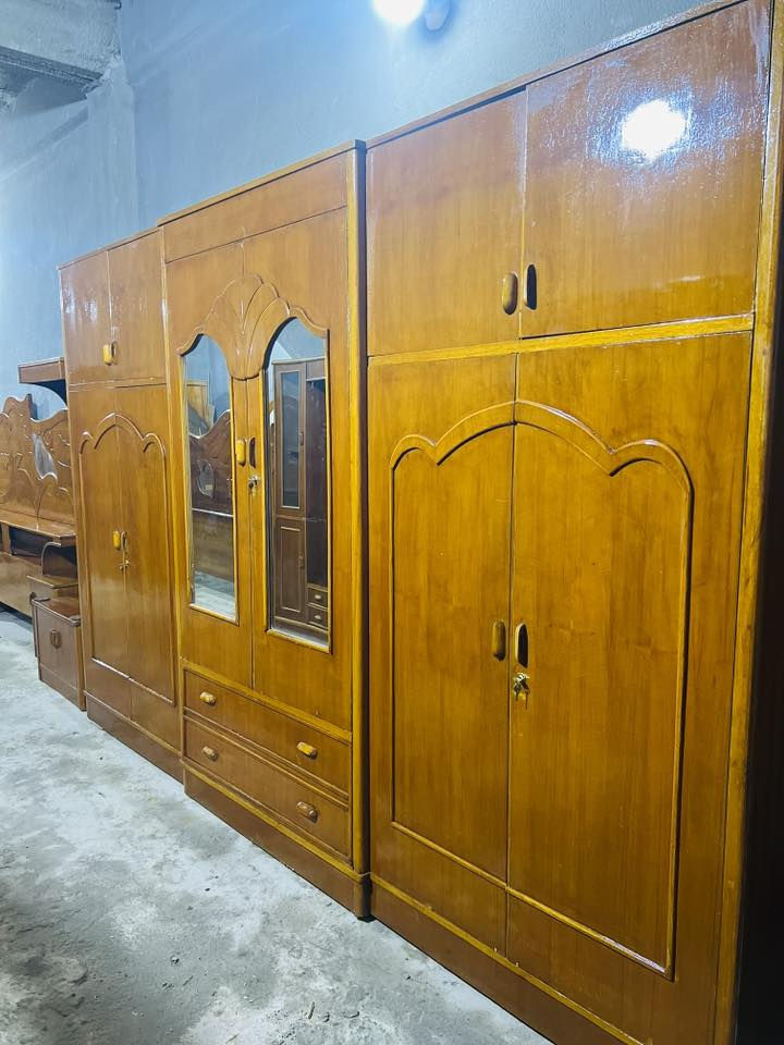 سلام عليكم غرفه نجاره صاج مستخدمه نظيفه العنوان الحله ***********
