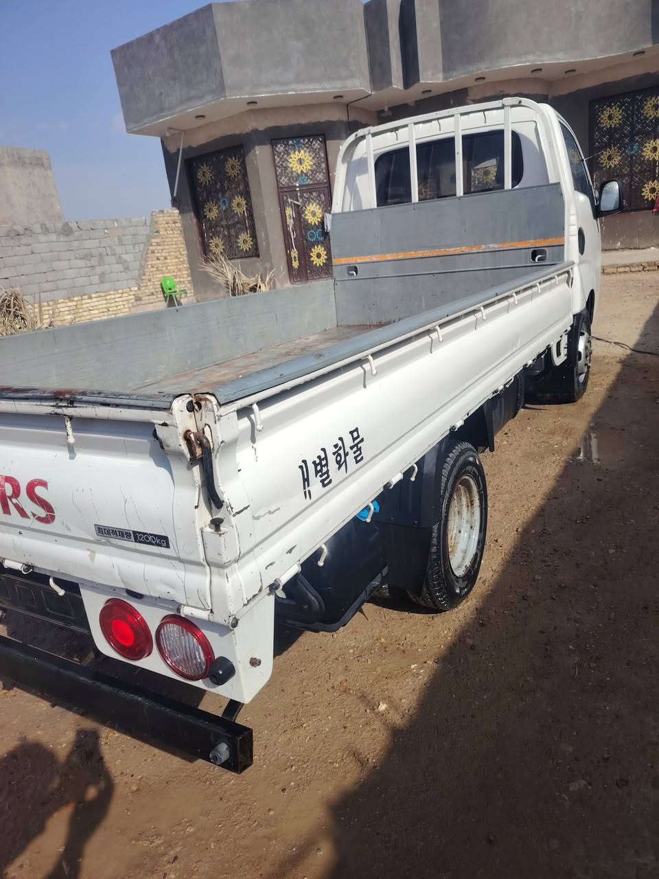 السلام عليكم ورحمه الله وبركاته
كيه بنكو فحل مسكر ادبلو موديل ٢٠٢٠ السياره كفاله عامه
طخم تاير جديد اقل الشهر ماشي محور ١٤ استد ٢٧
تدفئه تبريد بلكشن والاستيرن والمري مكان السيارة الناصريه الاصلاح السعر ١٣٥ بيها مجال
***********
وياها محجر جاهز
