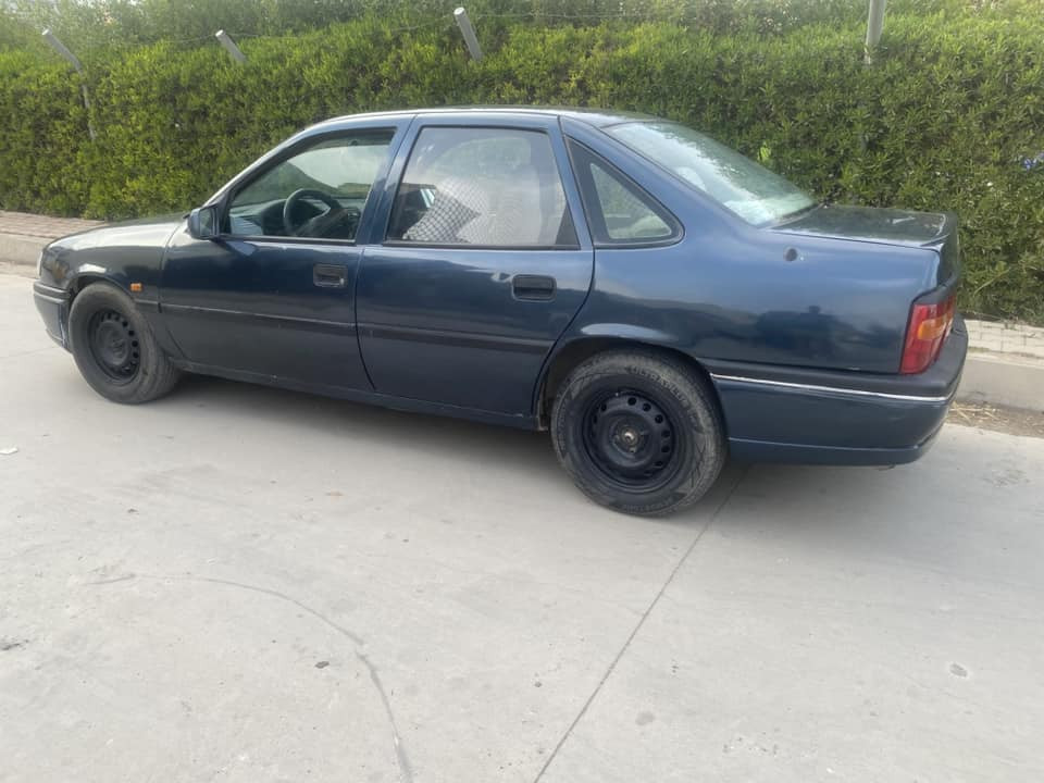 سلام عليكم اخوان أوبل فكتره البيع معمره قبل شهر صبغته سياره مرتبه وحلوه مديل 91 محرك 20 السعر 36 وهاذه الرقم ***********
