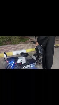 موطور شحن • ٤ بطاريات • الرمادي