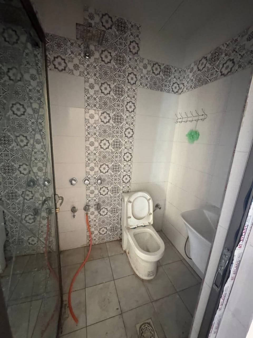 🔹 للايجار في منطقة السيدية 🔹
شقة طابق أول بنظام دوبلكس
نظيفة ومرتبة

تحتوي على:
• غرفتين نوم
• مطبخ
• خدمات

✅ تصلح للطلاب والطالبات

💰 السعر: 650 ألف

📞 للاستفسار: ***********
📍 أو مراجعة مكتب البيت الملكي للاستثمار العقاري – السيدية
مقابل جامع شاكر عبود
