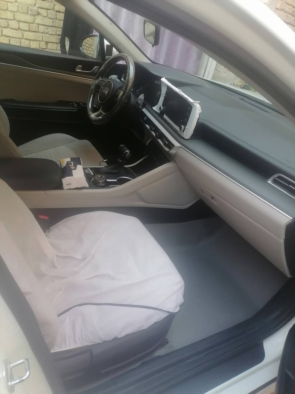 السلام عليكم كي فايف 2023 خليجي مكينه 2000 بصمه باب حساسات تبريد لمس ماشيه 39الف مكفوله كفاله عامه مكان السياره ناصريه مركز رقمي*********** السعر 222وبيها مجال للشراي
