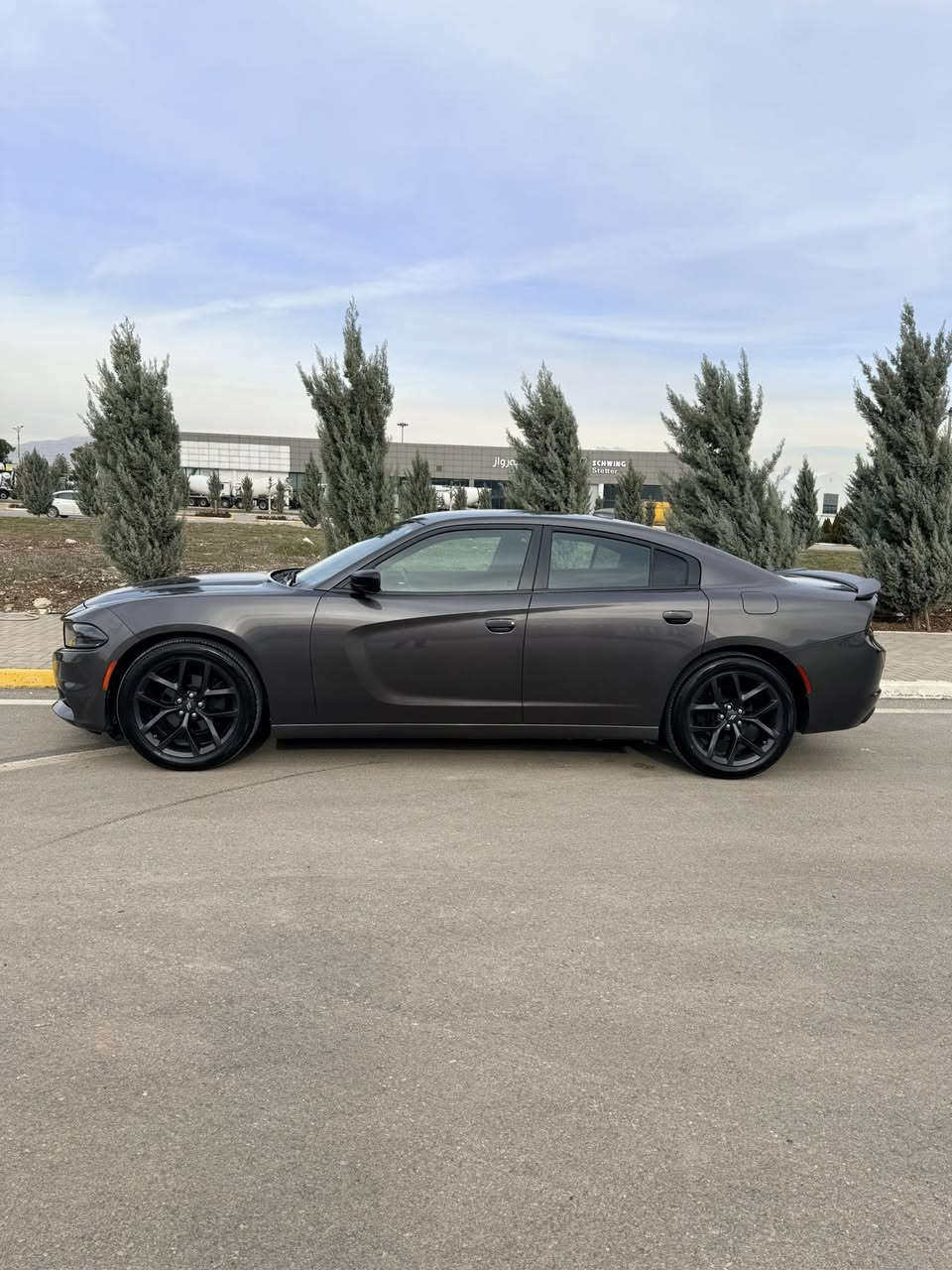 Dodge Charger (2023) Last call black edition
جديدة كلش و دينار مصرف مابيه حتي دهن و فلتر و تايرات بدلتهن بايدي و ابيعه بشرط (گير محرك اكسل تبريد حداديه)  محرك  (V6)  بيه شبر صبغ بدون دواخل و بدون اي شي  ماشيه (37) مواصفات شاشه جبيره و سماعات الباين و نطام كاربلاي  و بصمه و تشغيل عن البعد و كشن كهرباء. 
رقم سليمانيه و باسمي تحويل مباشر
و صور الحادث موجود بالمنشور  

عنوان  (سليمانيه)
لمعرفه السعر راسلني عالخاص و اتصل واتساب 
(***********)(***********)
