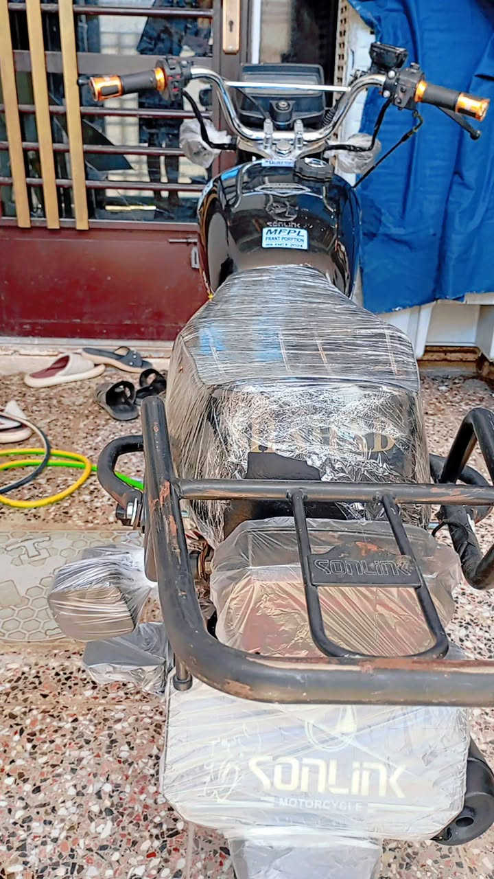 السلام عليكم دراجه سولنك نازله بل 25 مگفوله گفاله عامه من تاير للتاير
مگينه 200C مگينه CBfضاغطه وزنجيل برغي ممفتوح بيها اصبانه مطاختها مال جناي  اوراقها گامله وتترقم ومگينتها صبانه ممدود على المحرك مگفوله گفاله عامه مگفوله مگينه وگهربائيات دراجه تتعب تكول جديده بعدها بحاله الوكاله من گد مانضيفه  دراجه مابيها اي نقص مگفوله شرط من البرغي ما ناقصها برغي سعرها 700 وبيها مجال مگاني الشعب 📍رقمي للتواصل *********** واتساب الشراي يخابرني ويدلل يشلع عيوني
