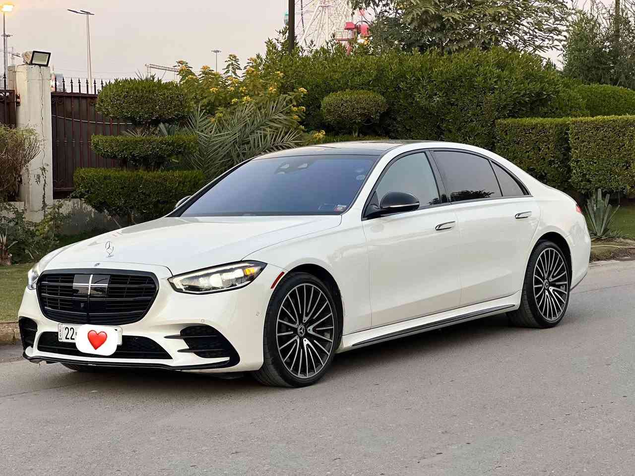 سلام عليكم اخوان
مرسيدس S500 موديل 2023 رقم اربيل باسمي 
صبغ جاملغ خلفي فقط بدون دواخل بدون ايرباك 

 ⋘مواصفات السيارة⋙
—   سماعت رأس لاسلكية عدد 2
__داخل جلد احمر 
—  كاميرا 360 درجة
—  شاشة عرض ثلاثية الأبعاد للسائق
—  عجلات AMG خفيفة الوزن متعددة الأضلاع 53.3 سم (21 بوصة)
—  ناقل حركة 9G-TRONIC
—  إضاءة محيطة نشطة
—  مساعد المسافة النشط ديسترونيك
—  مساعد الحفاظ على المسار النشط
—  مساعد الركن النشط مع باركترونيك
—  مساعد التوجيه النشط
—  مساعد الإضاءة العالية التكيفية المعزز
—  الاتصال المتقدم المعزز
—  حزمة جودة الهواء
—  حزمة AIRMATIC
—  إضاءة محيطية
—  تصميم هيكل AMG
—  سجادات أرضية AMG
— طراز  AMG
—  أندرويد أوتو
—  نظام إنذار ضد السرقة
—  أبل كار بلاي
—  معرف المستخدم الحيوي (بصمة الإصبع)
—  نظام فرامل مع أقراص فرامل أكبر
—  نظام الصوت المحيطي ثلاثي الأبعاد بورمستر
—  وسادة هوائية مركزية
—  كونسول وسط بتشطيب بلوري أسود
—  مقاعد أمامية وخلفية مكيفة
—  مساند رأس أمامية مريحة
—  وحدة اتصال (5G) لاستخدام مرسيدس مي كونكت
—  إضاءة أمامية رقمية مع وظيفة الإسقاط
—  راديو رقمي
—  ستارة شمسية مزدوجة
—  مقعد السائق قابل للتعديل كهربائياً مع وظيفة الذاكرة
—  حزمة مساعدة السائق
—  ستارة شمسية كهربائية للنافذة الخلفية
—  مقاعد خلفية قابلة للتعديل كهربائياً بما في ذلك وظيفة الذاكرة
—  لوح MBUX خلفي
—  ذاكرة خلفية
—  حزمة الذاكرة
—  مساعد الركن بالذاكرة
—  نظام الاتصال الطارئ من مرسيدس-بنز
—  مقود متعدد الوظائف من الخشب والجلد
—  شاشة OLED مركزية

السعر 820 ورقة وبي مجال 

للاتصال *********** 

مكان سيارة بغداد
